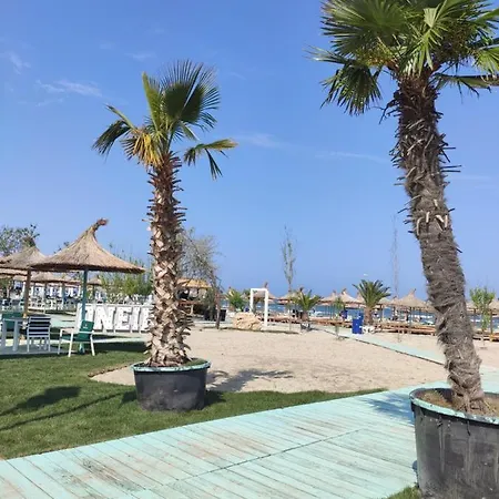 Select Alezzi Beach